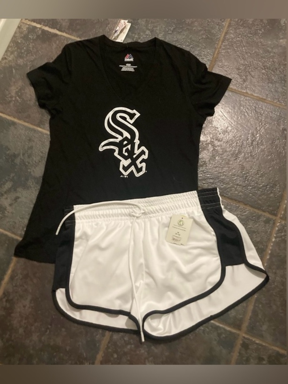 MLB White Sox Black and White T-Shirt and Shorts Set Women's Size M